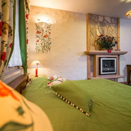 Lesny Dworek Couette-café 5*