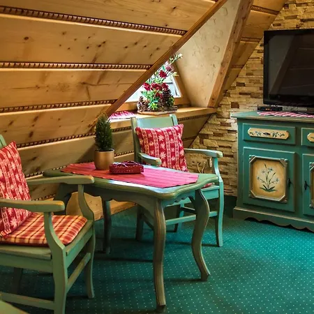 Lesny Dworek Bed & Breakfast