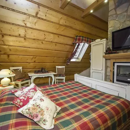 Lesny Dworek Bed & Breakfast 5*
