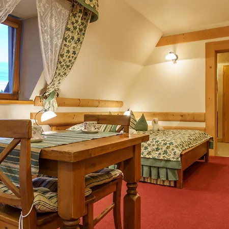 Lesny Dworek Bed & Breakfast