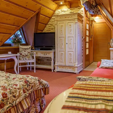Lesny Dworek Bed & Breakfast 5*