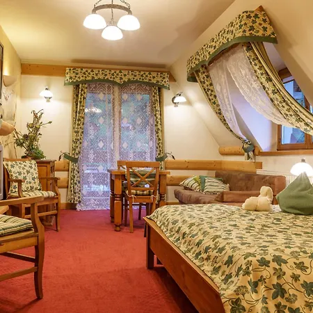 Bed & Breakfast Lesny Dworek