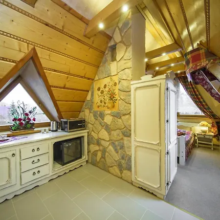 Lesny Dworek Oda ve Kahvaltı 5*