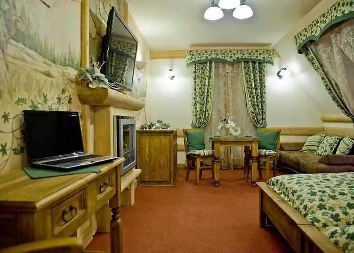 Lesny Dworek Bed & Breakfast 3*