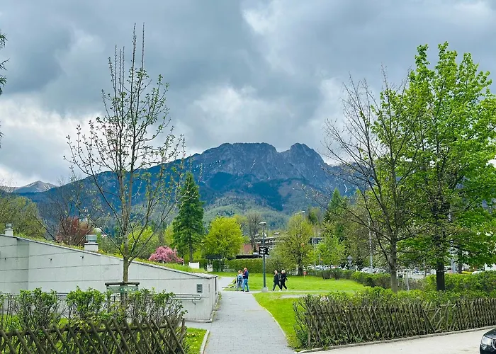 Bed & Breakfast Lesny Dworek 3*